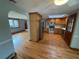 31 Whittier Ave in Waltham, MA - Building Photo