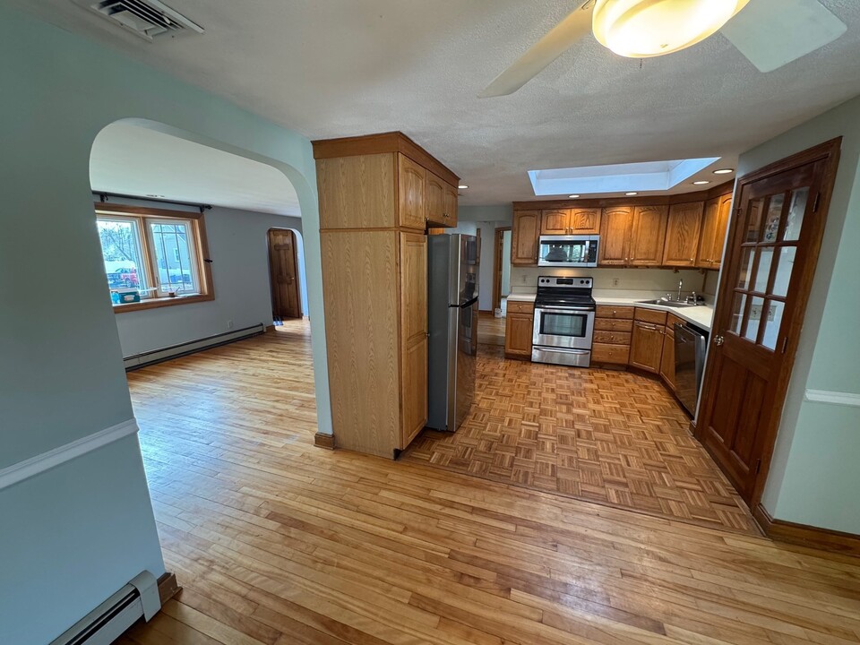 31 Whittier Ave in Waltham, MA - Building Photo