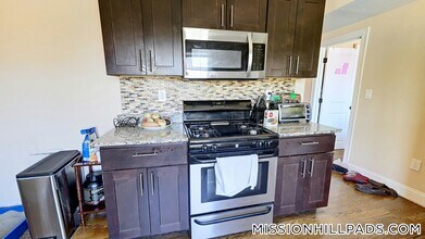 2971 Washington St in Boston, MA - Foto de edificio - Building Photo