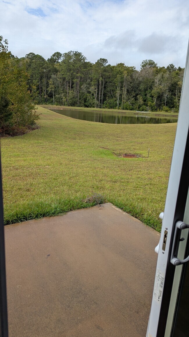415 Coconut Dr in Bloomingdale, GA - Building Photo - Building Photo