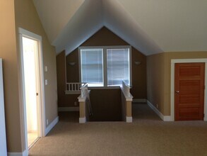 11091 Battle Point Dr NE, Unit Studio in Bainbridge Island, WA - Building Photo - Building Photo