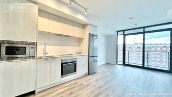 1 Jarvis St in Hamilton, ON - Building Photo