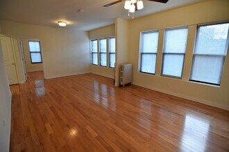 720 W Grace St, Unit 3S in Chicago, IL - Foto de edificio - Building Photo