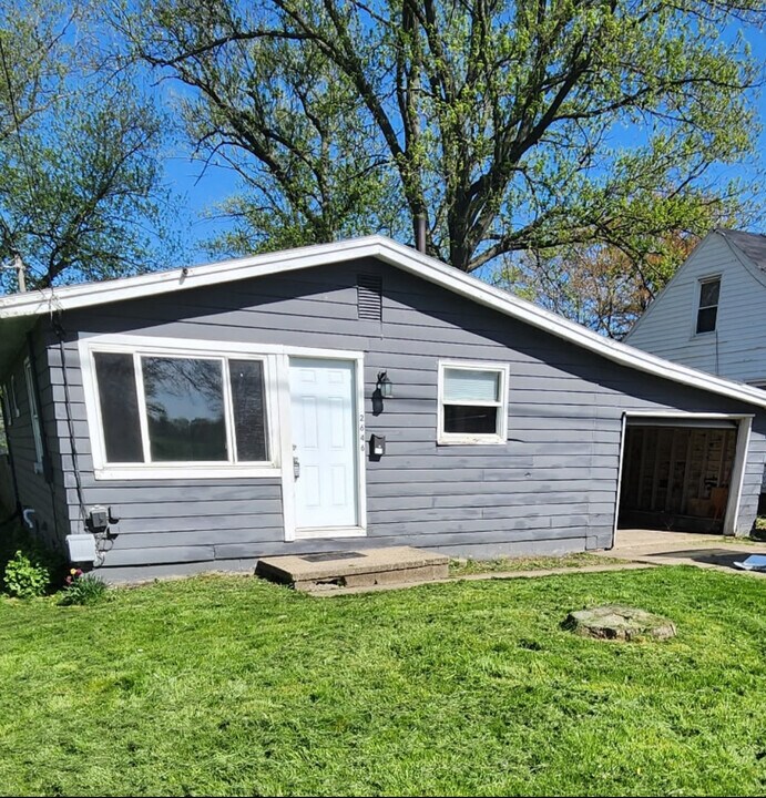 2646 Harmont Ave NE in Canton, OH - Building Photo