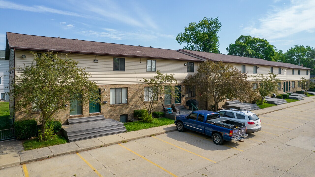 914 Douglas St in Mt. Pleasant, MI - Foto de edificio