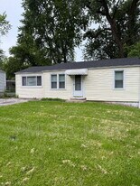 240 Reasor Dr in St. Louis, MO - Building Photo