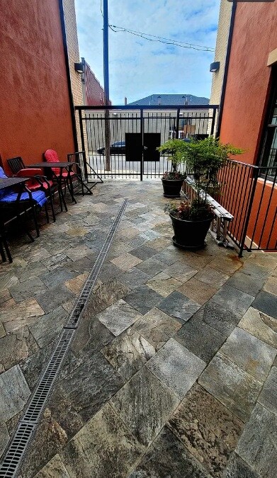 property at 613 N Lombardy St