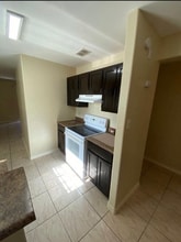 1016 Dicky Ln in Laredo, TX - Building Photo - Building Photo