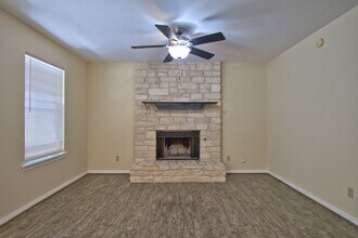 6489 Hart Ln in Austin, TX - Building Photo - Building Photo
