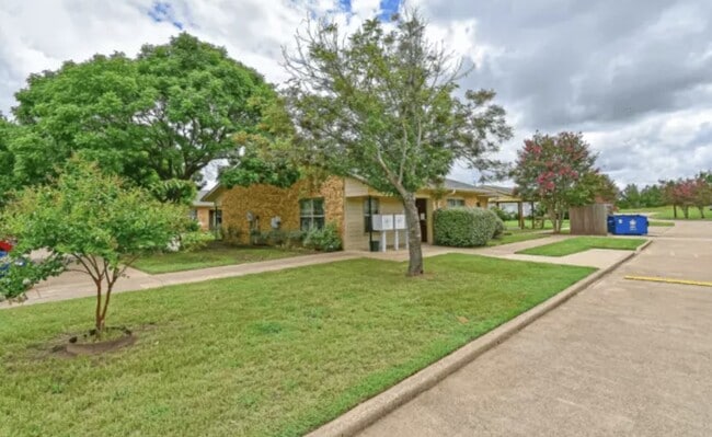 property at 1600 S Palestine St