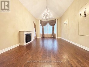 12 A Ava Crescent in Richmond Hill, ON - Building Photo - Building Photo