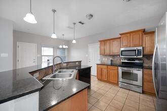 1121 Laredo Dr in Odessa, TX - Building Photo - Building Photo