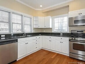 14 Haviland St in Norwalk, CT - Building Photo - Building Photo