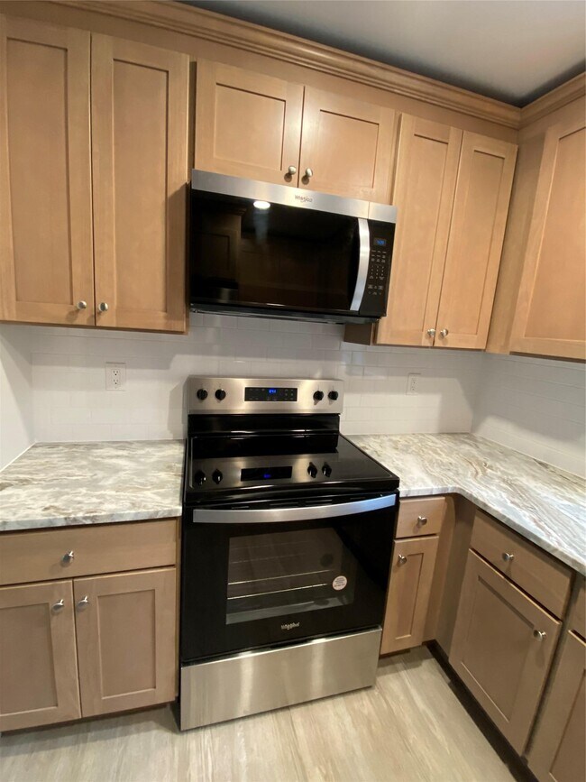 120 E Central Ave in Pearl River, NY - Building Photo - Building Photo