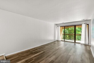 435 Christopher Ave in Montgomery Village, MD - Building Photo - Building Photo