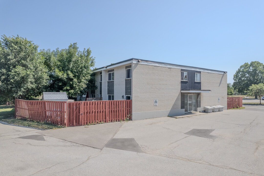 1655 Sandgate Cres in Mississauga, ON - Building Photo