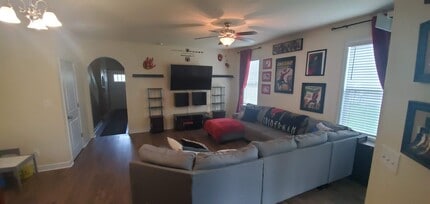 240 Currituck Dr in Holly Ridge, NC - Building Photo - Building Photo