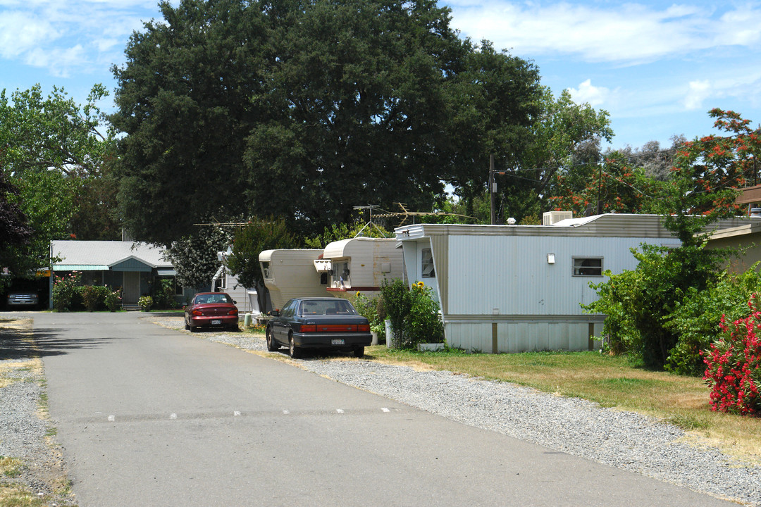 Auburn Vista in Citrus Heights, CA - Building Photo