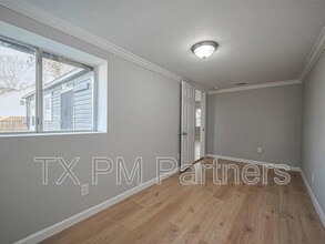 2401 Spence St in Houston, TX - Building Photo - Building Photo