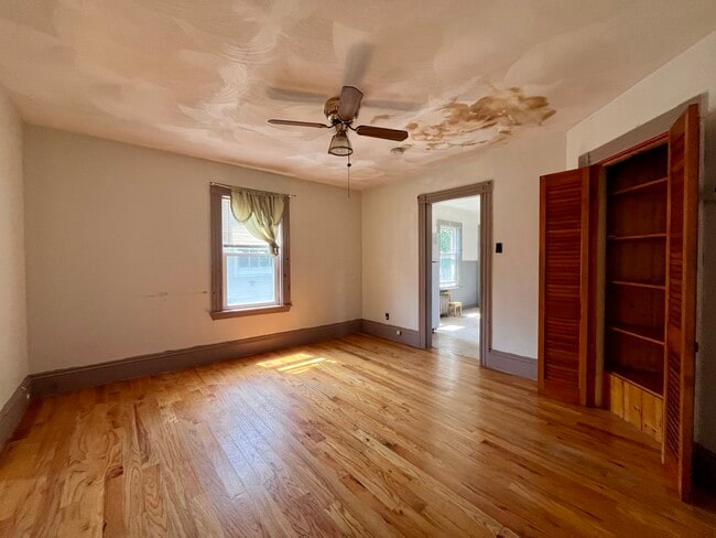property at 10 Hamden Cir
