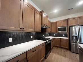 10923 Cres Spg Dr in Missouri City, TX - Building Photo - Building Photo