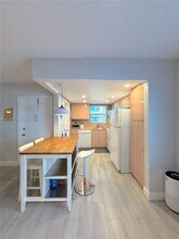 541 Blue Heron Dr in Hallandale Beach, FL - Building Photo - Building Photo