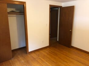 97 Shawn Dr in Bristol, CT - Foto de edificio - Building Photo