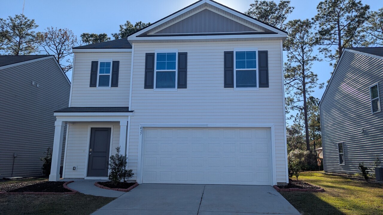 437 Coconut Dr in Bloomingdale, GA - Building Photo