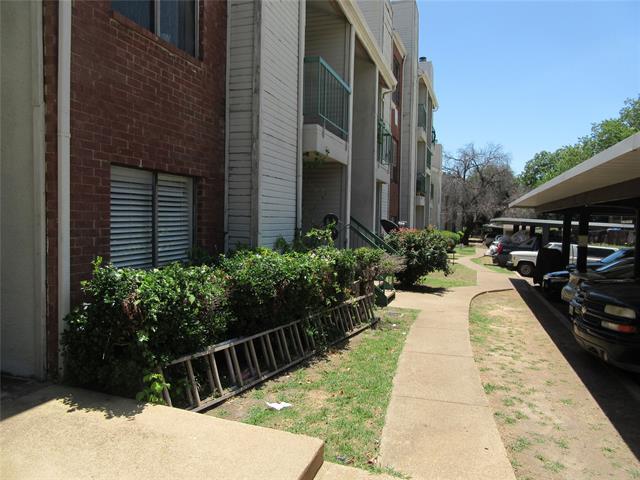 7126 Holly Hill Dr in Dallas, TX - Building Photo - Building Photo