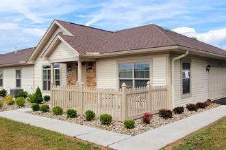 The Meadows Ranch Apartments in New Castle, PA - Building Photo - Building Photo