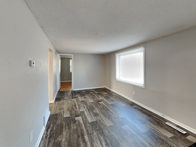 5415 Emerson Ave N, Unit A6305 in Brooklyn Center, MN - Foto de edificio - Building Photo