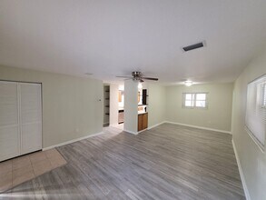 1151 NW Ashley St in Lake City, FL - Building Photo - Building Photo