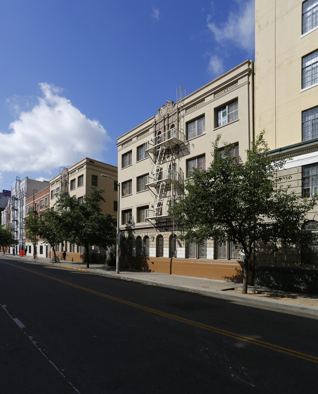 La Granada Apartments in Los Angeles, CA - Foto de edificio - Building Photo