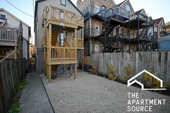 1142 W 17th St, Unit 1F in Chicago, IL - Building Photo - Building Photo