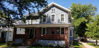 404 W Washington Ave in Madison, WI - Building Photo