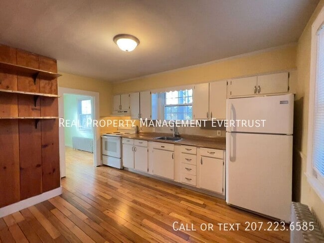 19 Glen Way in South Portland, ME - Building Photo - Building Photo