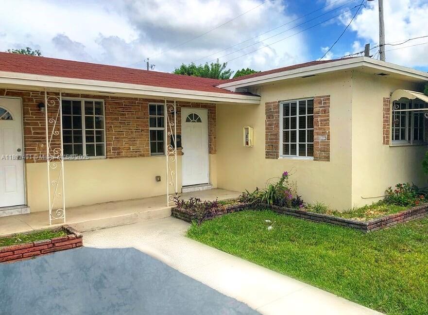 800 NE 7th St in Hallandale Beach, FL - Building Photo