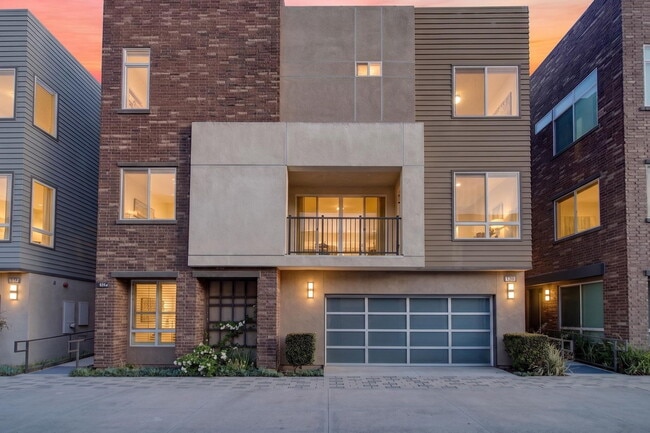 property at 821 Brickyard Ln
