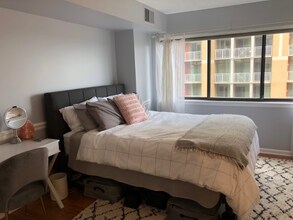 1301 N Courthouse Rd in Arlington, VA - Foto de edificio - Building Photo