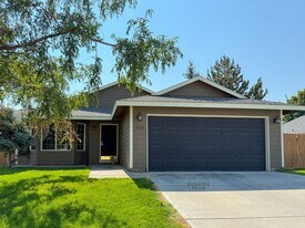7712 Thetis Dr in Pasco, WA - Building Photo
