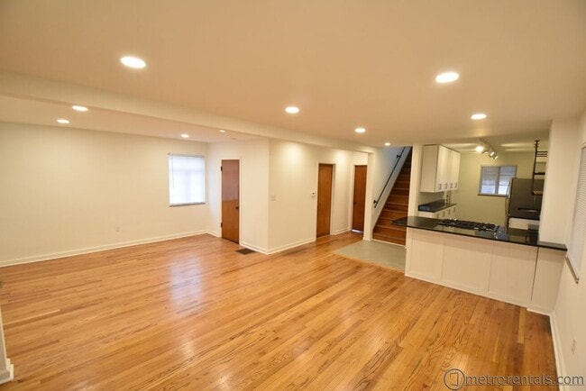 property at 323 E Livingston Ave