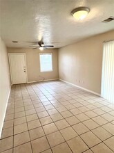 1045 6th St in Hempstead, TX - Building Photo - Building Photo