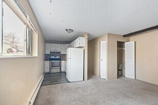 791 W Prentice Ave in Englewood, CO - Building Photo