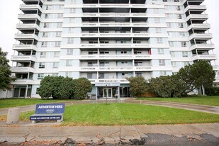 Rainbow Towers in Regina, SK - Building Photo