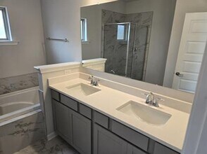 14480 Mountain Strm Dr in Athens, AL - Building Photo - Building Photo