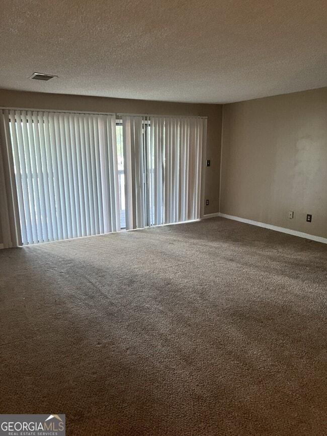 property at 3575 Oakvale Rd
