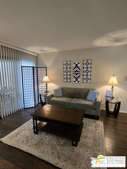 property at 2810 N Arcadia Ct