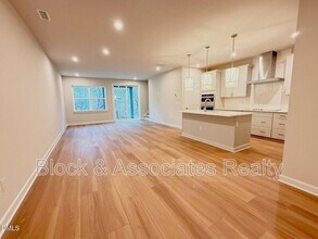 129 Pinnacle Drive in Chapel Hill, NC - Building Photo - Building Photo