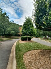 2036 Mountain Park Dr in Charlotte, NC - Building Photo - Building Photo