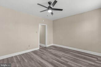 2440 Carpenter St in Philadelphia, PA - Building Photo - Building Photo